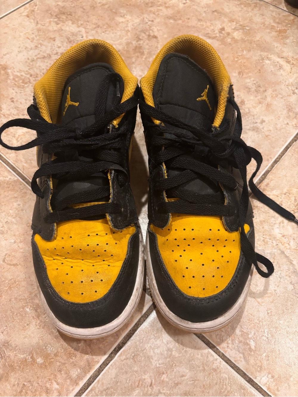 Jordan Kids Black and Yellow Low-Top Sneakers
